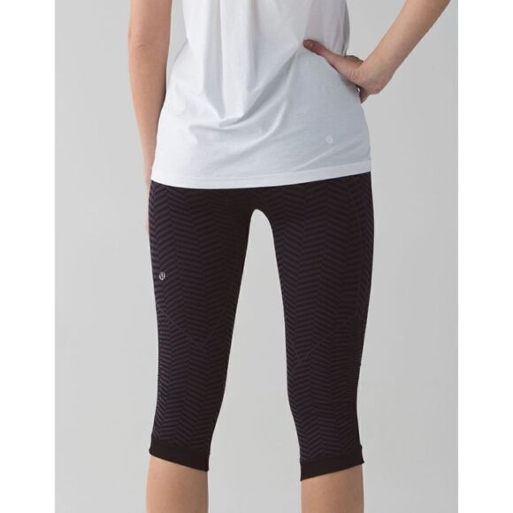 Lululemon In The Flow Crop II Heathered Naval Blue Leggings Size 4 / NWT - Picture 2 of 6